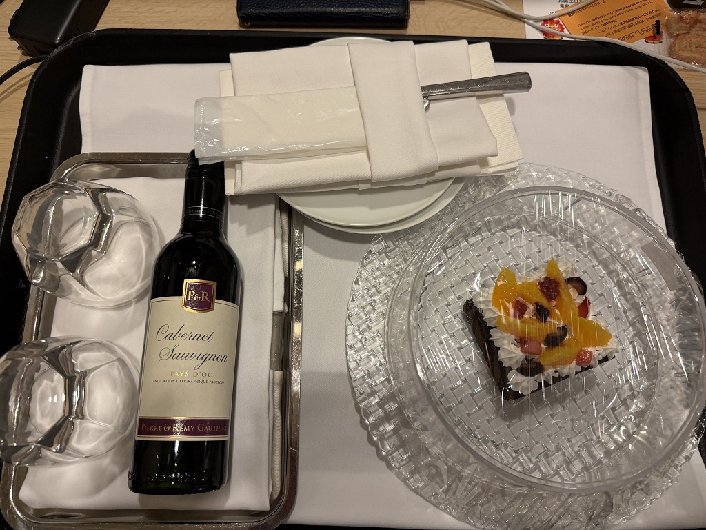 ダブルツリーbyヒルトン那覇HPCJバースデーケーキ2025年12月