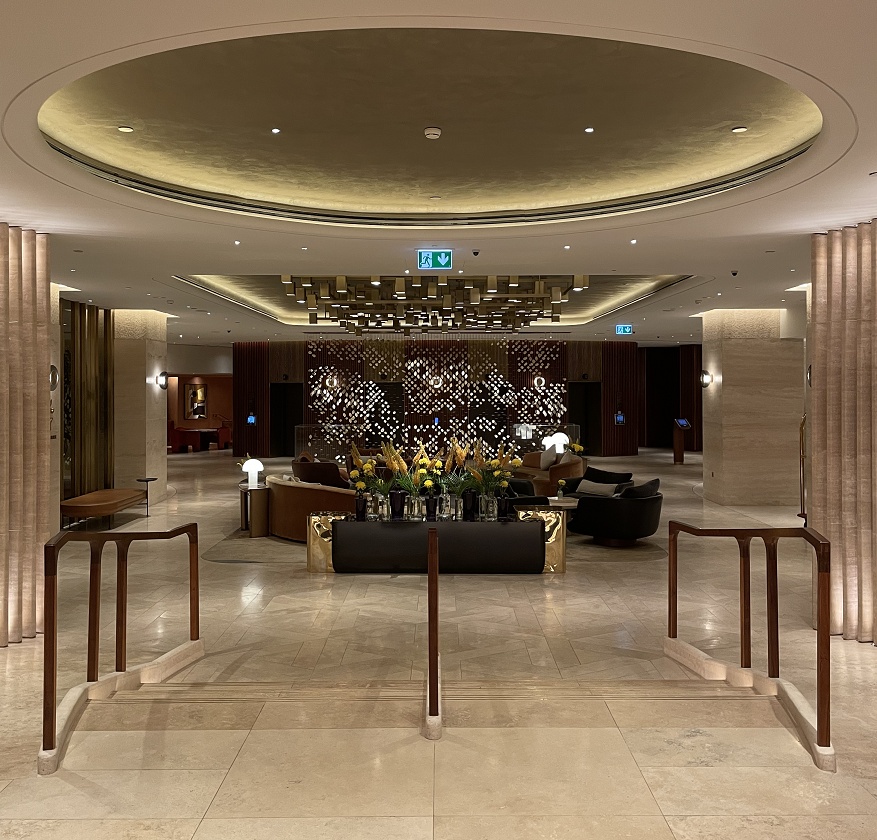 ロンドン・ヒルトンオンパークレーンのエントランス