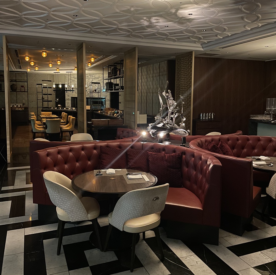 ソファとテーブル