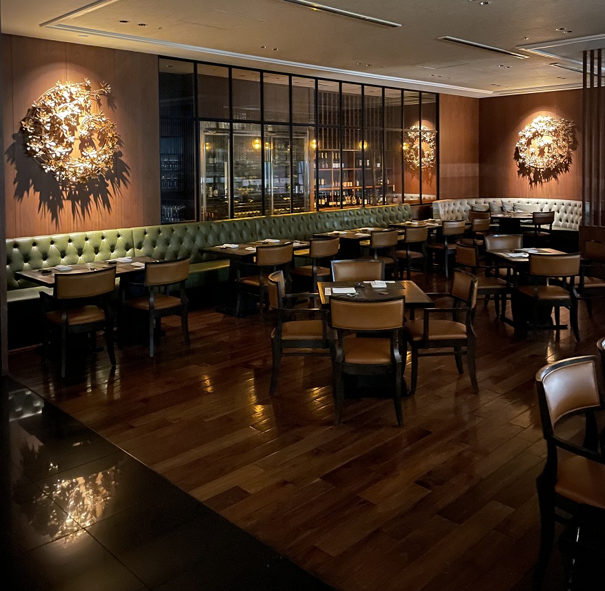 テーブルとイス