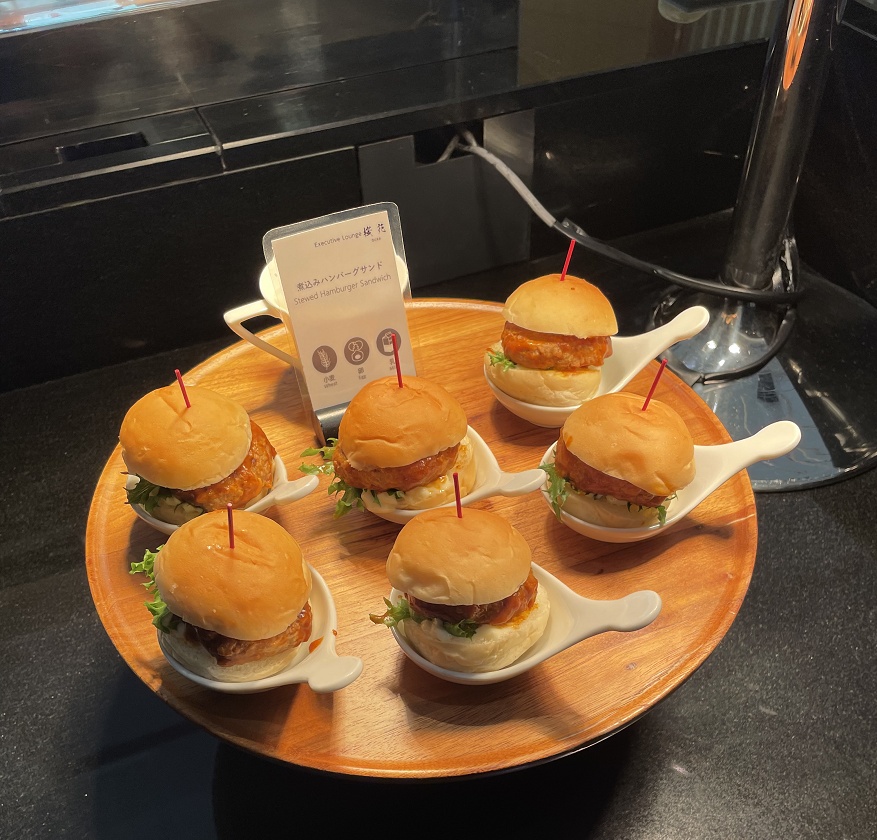 煮込みハンバーグサンド