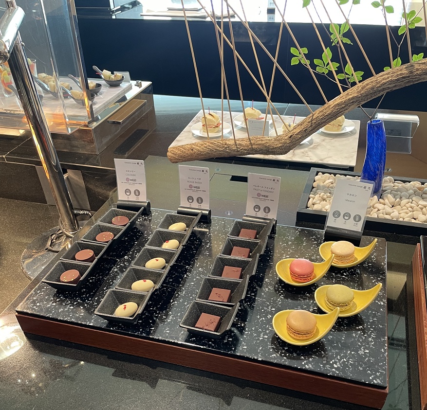 コロンビー・ルージュベゼ・パレオールファンダン・マカロン