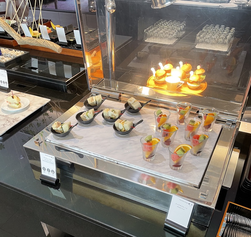 ゴーヤチャンプルのサンドウィッチ・ミックスフルーツ