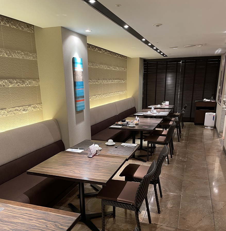 テーブルとイス