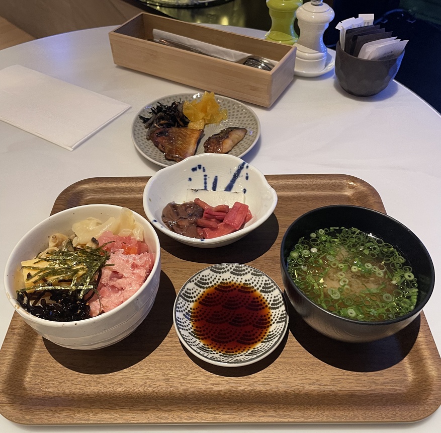 海鮮丼・焼き魚・ホタルイカ