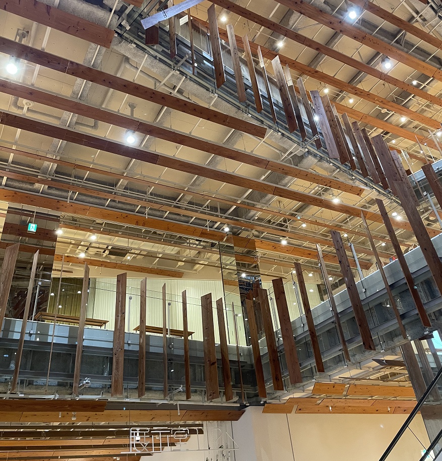 富山ガラス図書館