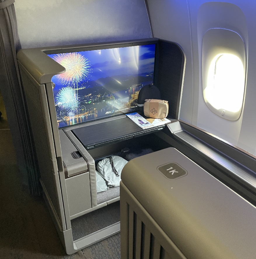 ANAファーストクラス/THE Suite(777-300ER)