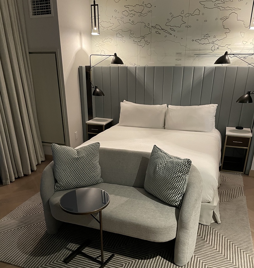 ベッドとソファ