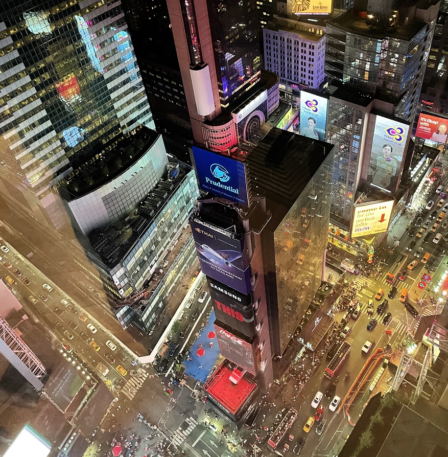 NYタイムズスクエアの夜景