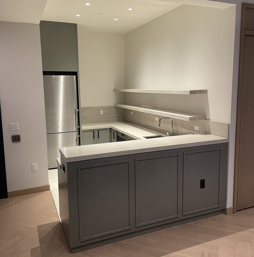 システムキッチンと冷蔵庫