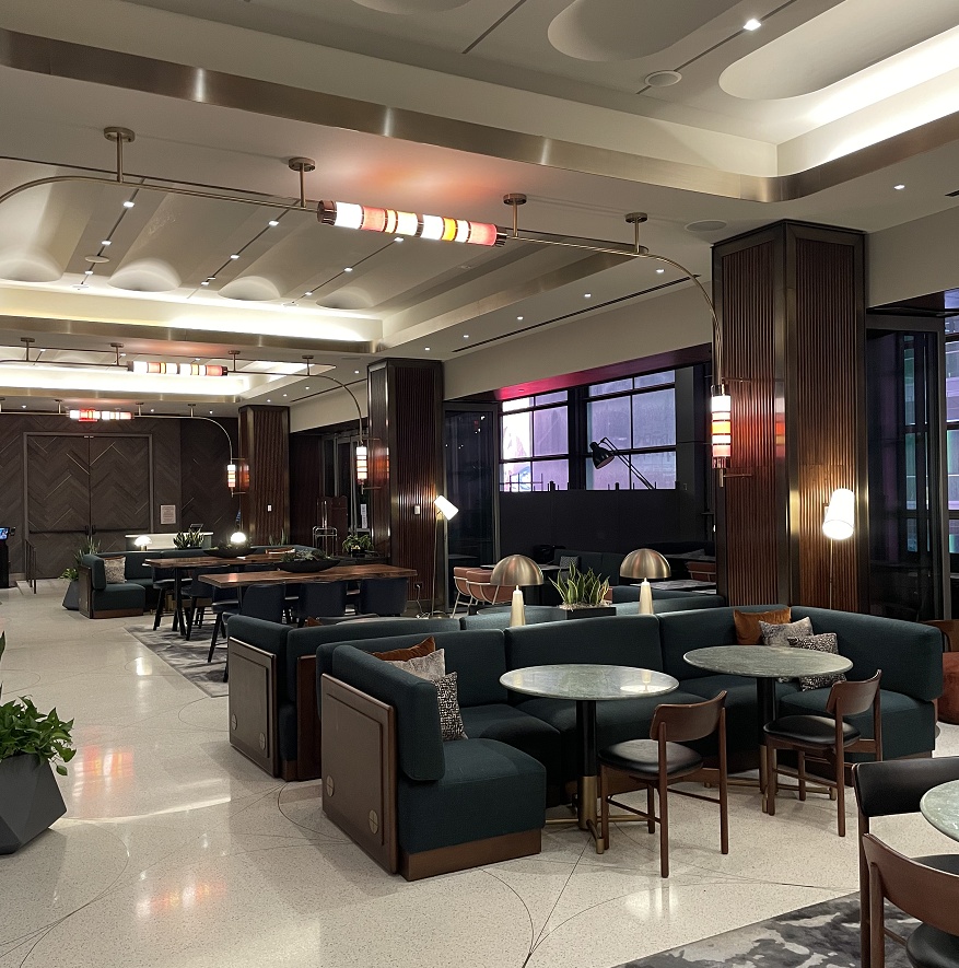 ソファとテーブル