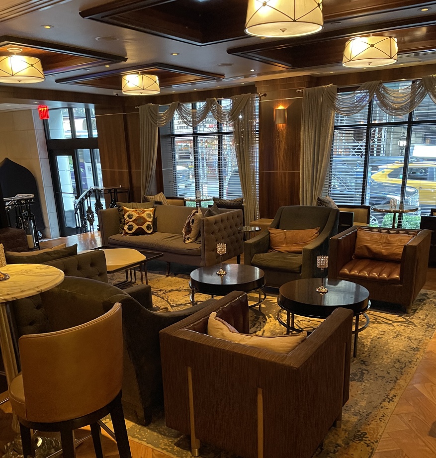 ソファとテーブル