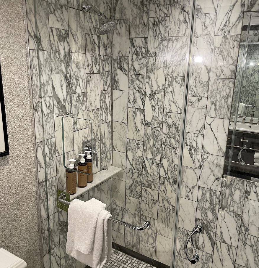 シャワールーム