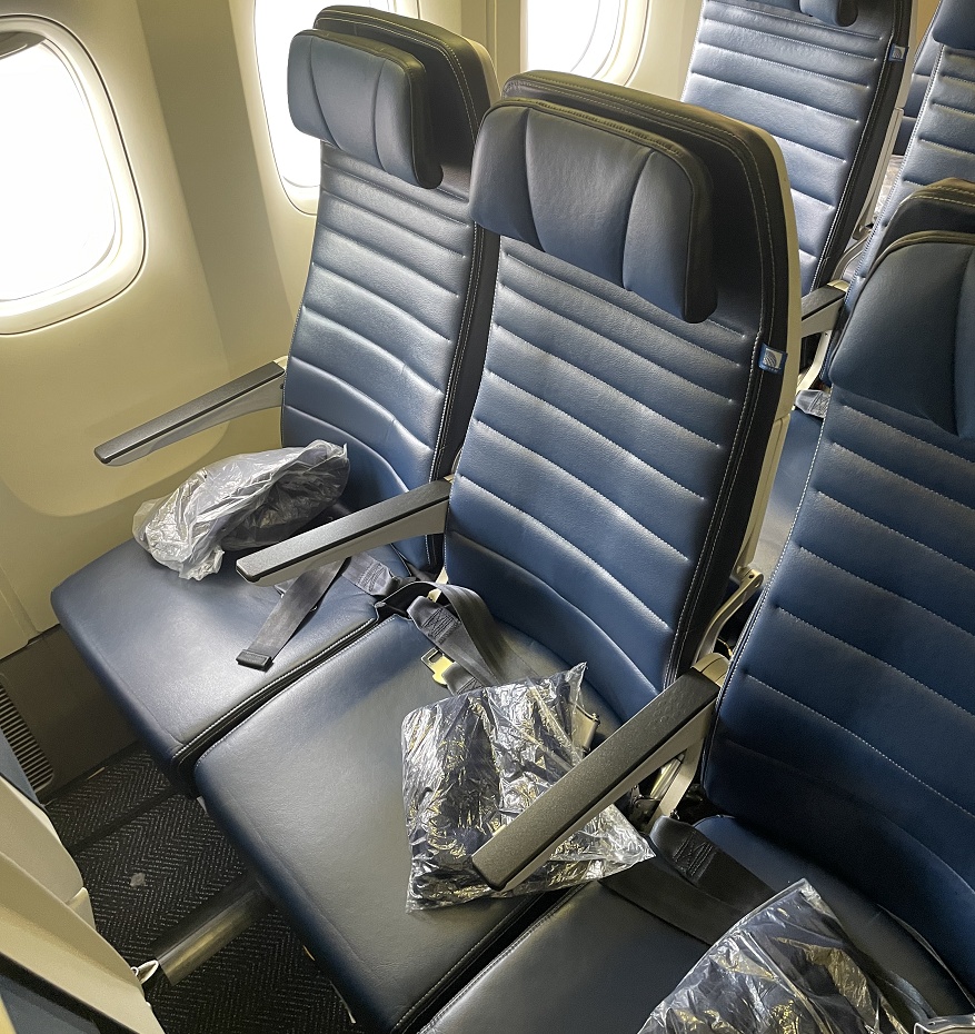 ユナイテッド航空777エコノミーシート