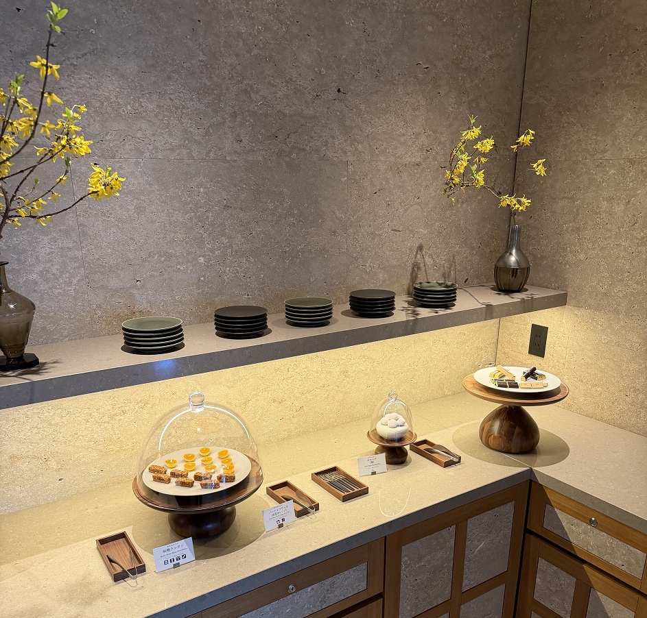 味噌ランタン・パート ドフリュイ(清見オレンジ)・ギモーブ(苺)・帝国ホテルチョコレート　