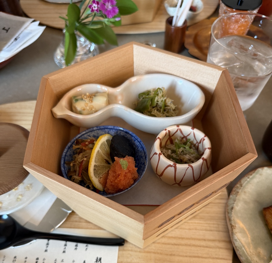 三つ葉となめこのお浸し・牛蒡きんぴら