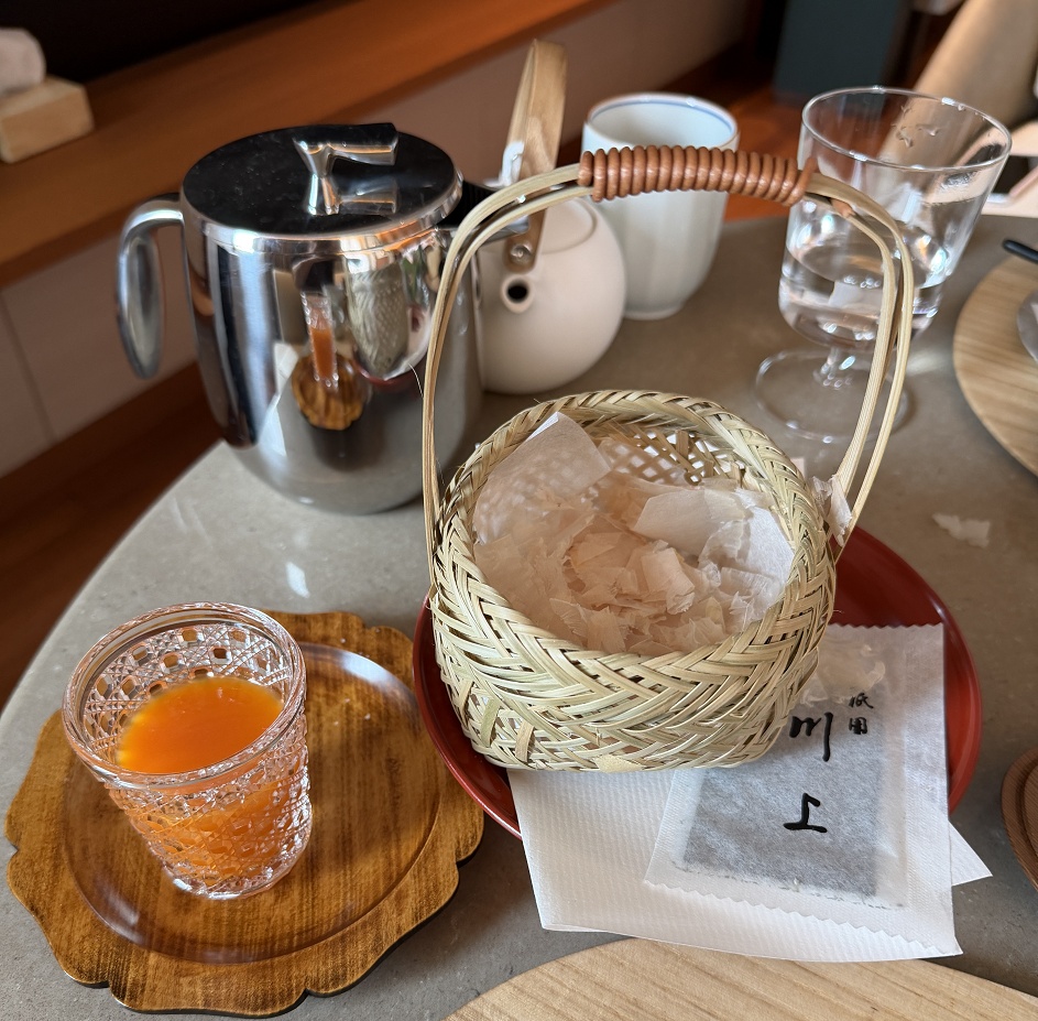 人参ジュース・まぐろ削り節・川上の海苔　