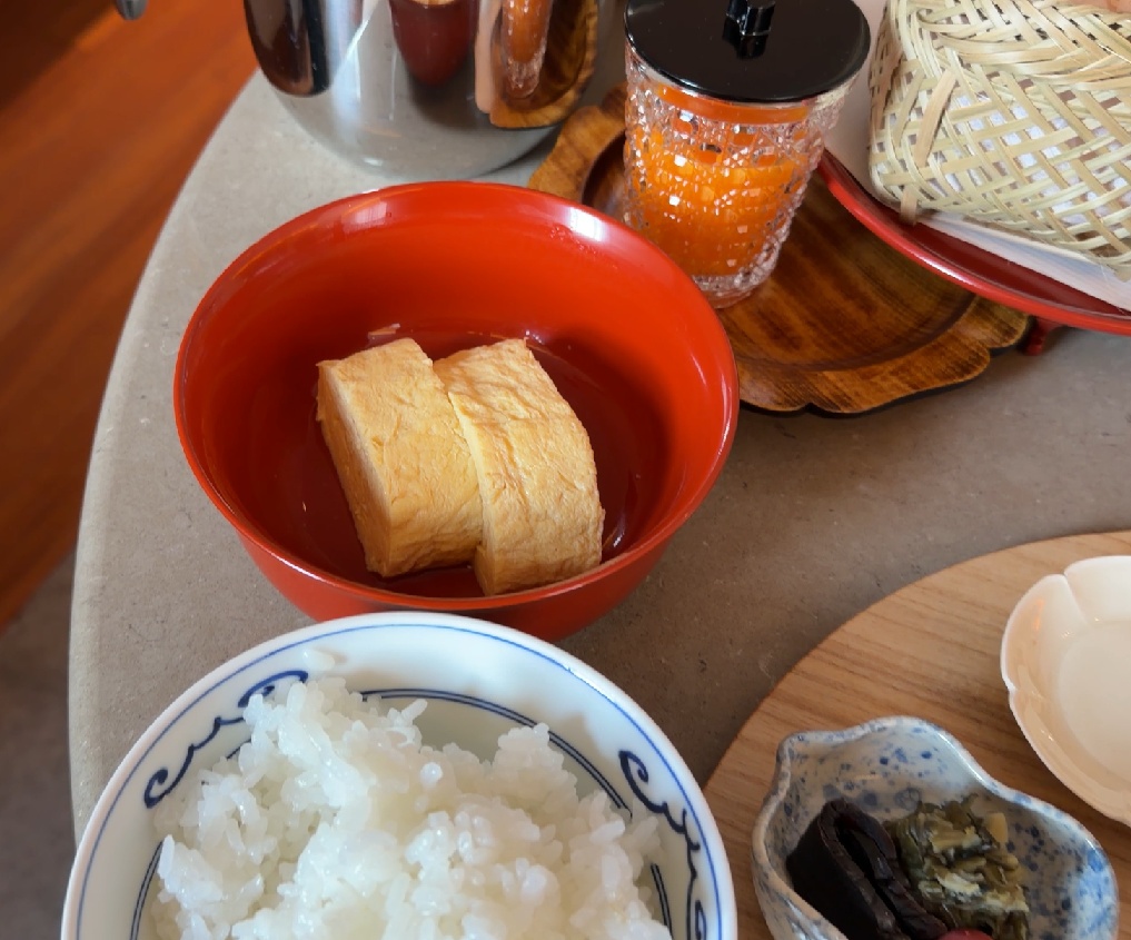 出汁巻き卵・完全無農薬はるみ米・春の物(白しば漬け・小梅・奈良漬け)　