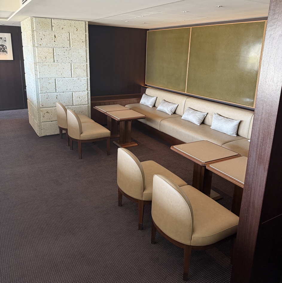 ソファとテーブル