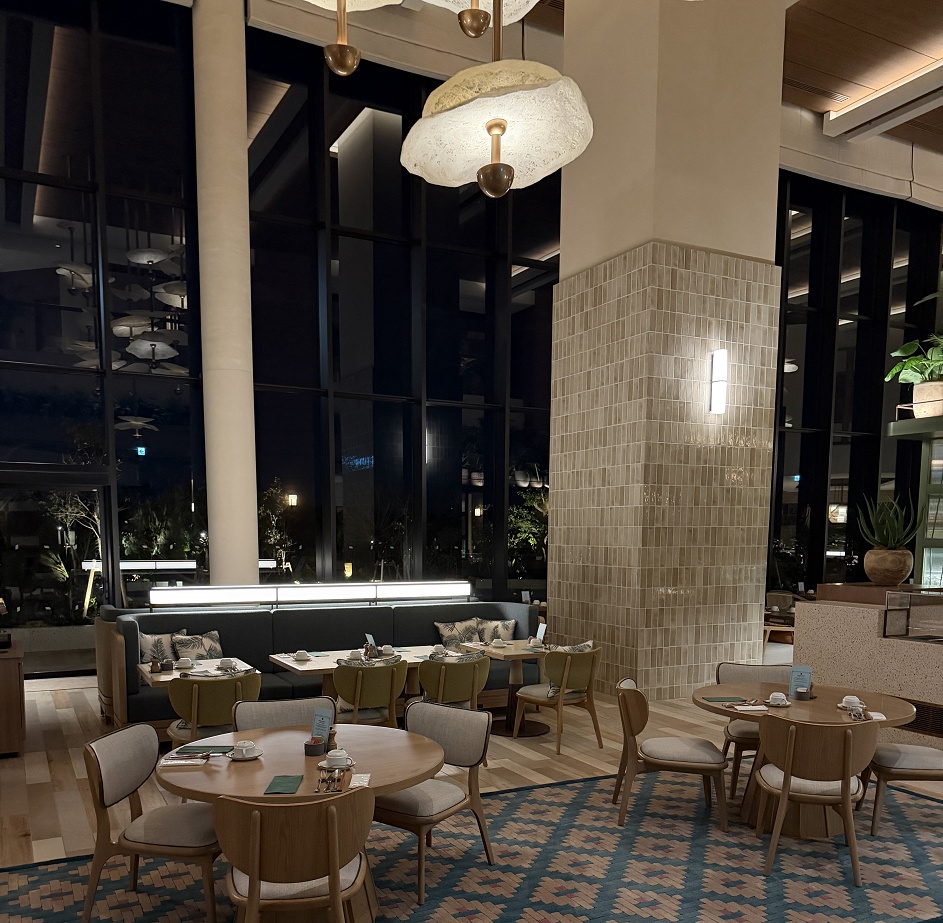 テーブルとイス