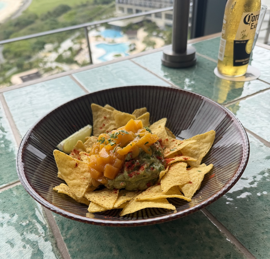 宮古島産マンゴーのフレッシュワカモレ