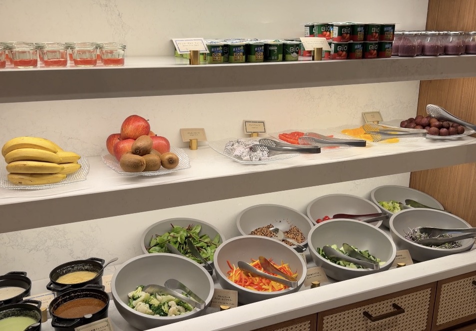 サラダ・フルーツコーナー